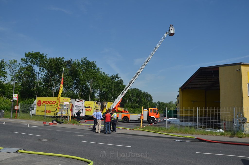 Grossfeuer Poco Lager Koeln Porz Gremberghoven Hansestr P994.JPG - Miklos Laubert